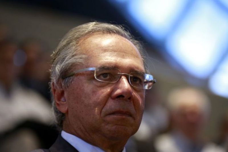Paulo Guedes culpa a pobreza pela destruição ambiental e é criticado na internet
