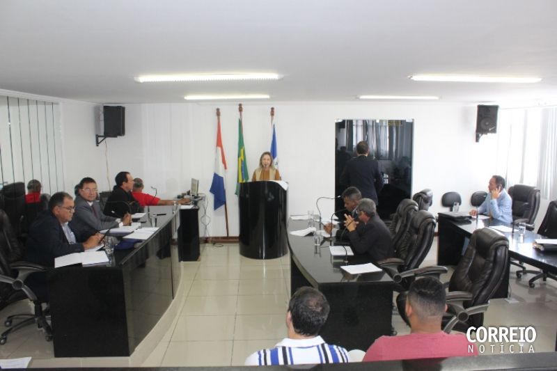 Parlamentares retornam trabalho e aprovam proposições para diversas áreas da comunidade