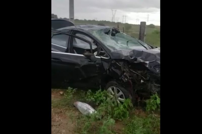 Homem morre em acidente envolvendo carro e moto na BR-423 em Delmiro Gouveia