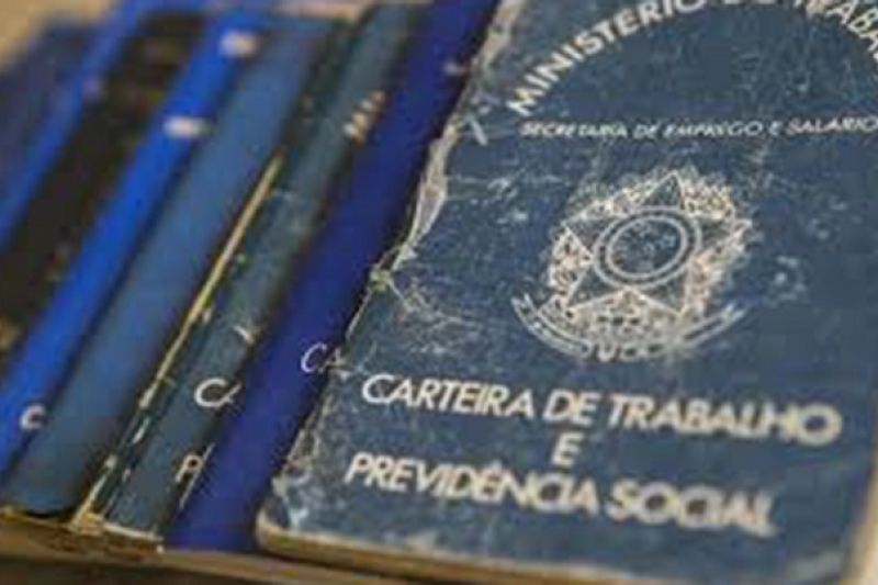 Trabalho informal segue em alta; país tem quase 12 milhões de desempregados