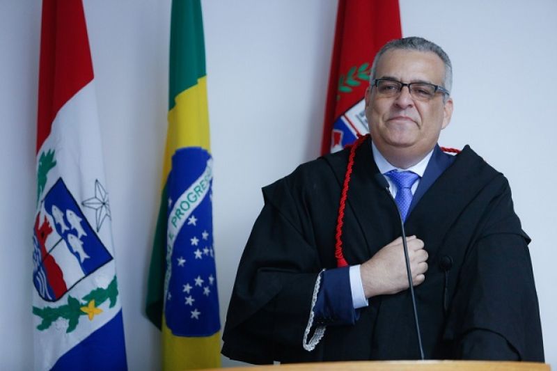 Alfredo Gaspar oficializa saída do MPE e anuncia novos desafios