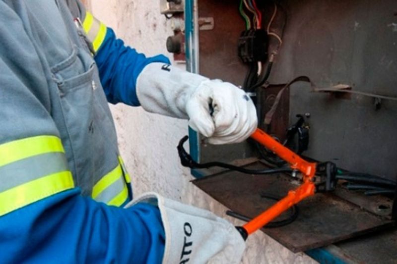 Aneel suspende cortes no fornecimento de energia elétrica motivados por falta de pagamento