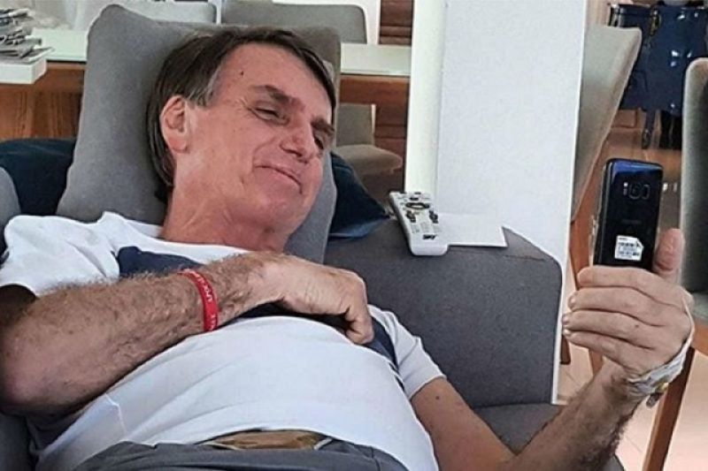 Desmentido, Bolsonaro pede desculpas por divulgar fake news sobre desabastecimento em MG