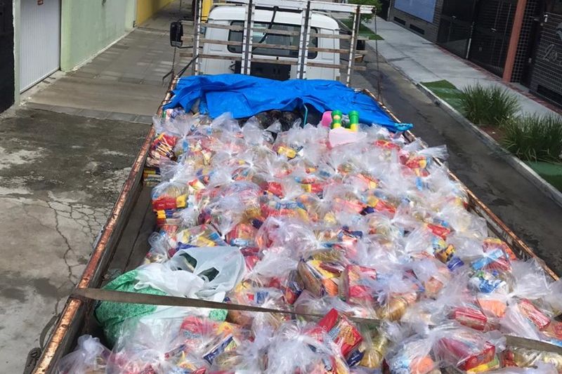 Policiais Civis de Alagoas e PRFs se unem em campanha às vítimas de enchente em Santana