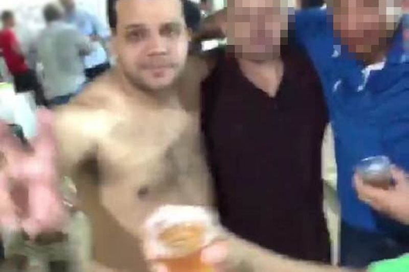 Prefeito de cidade sertaneja ignora isolamento social e participa de confraternização