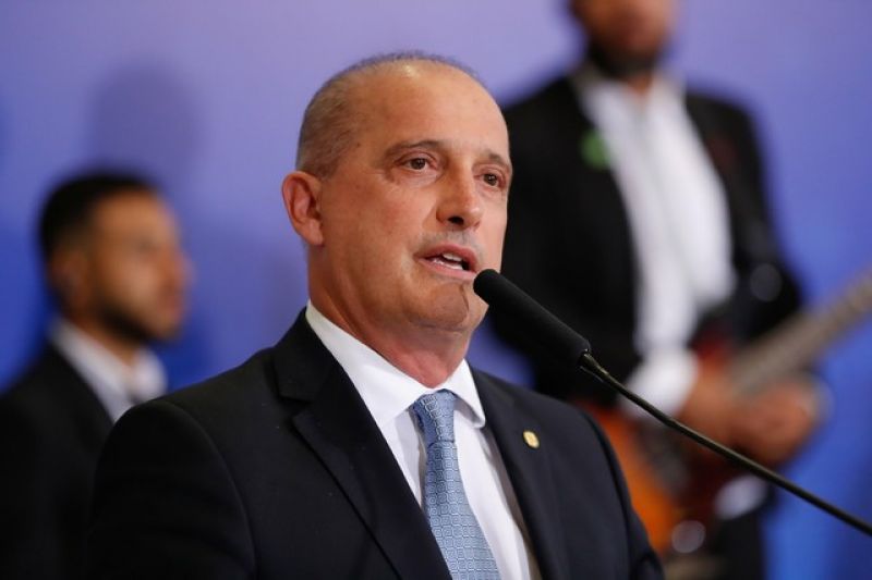 Onyx indica para cargo no ministério seu professor de inglês, mas depois desiste