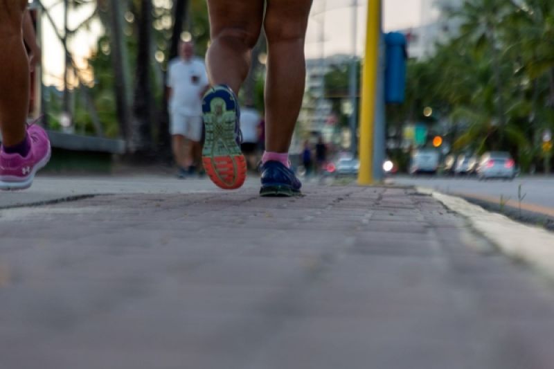 Exercícios físicos ao ar livre favorecem a disseminação da Covid-19