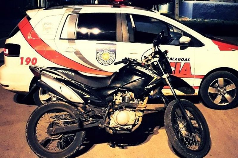 Rondas da Polícia Militar resultam na recuperação de moto adulterada em Palestina