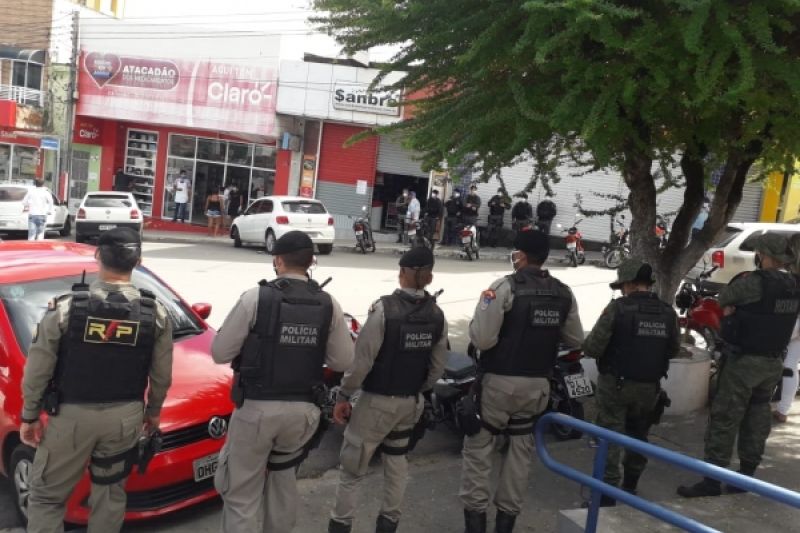 PM e Prefeitura flagram descumprimentos ao Decreto Emergencial em Santana do Ipanema