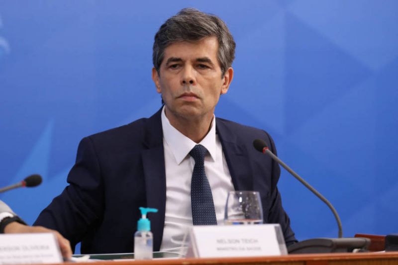 “Não vou manchar a minha história por causa da cloroquina”, diz Teich após demissão