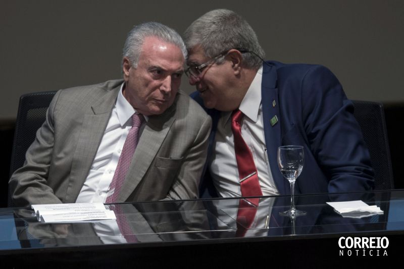 Bolsonaro reconduz aliado de Cunha e Temer a conselho de Itaipu