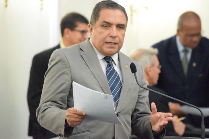 Agências bancárias e lotéricas serão obrigadas a disponibilizar álcool 70º em Alagoas