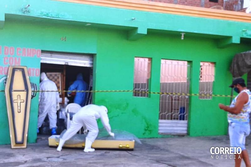 Idoso com suspeita de Covid-19 é encontrado morto dentro de casa em Delmiro Gouveia
