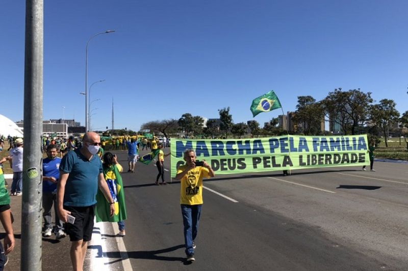 Bolsonaristas reeditam Marcha da Família com Deus e pedem fechamento do STF