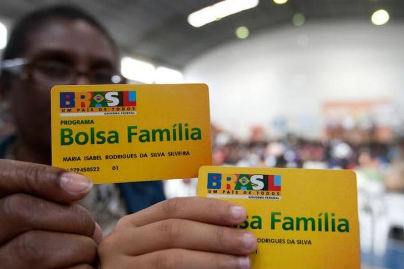 Após críticas, Bolsonaro desiste de retirar R$ 83,9 milhões do Bolsa Família