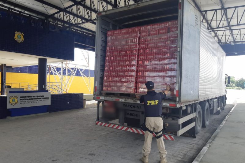 Carga de cerveja avaliada em mais de R$ 100 mil é apreendida pela polícia em Canapi
