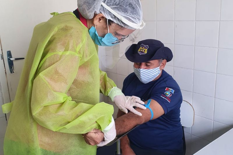 Servidores da GCM passam por testes rápidos de Covid-19 em Olho D'água do Casado