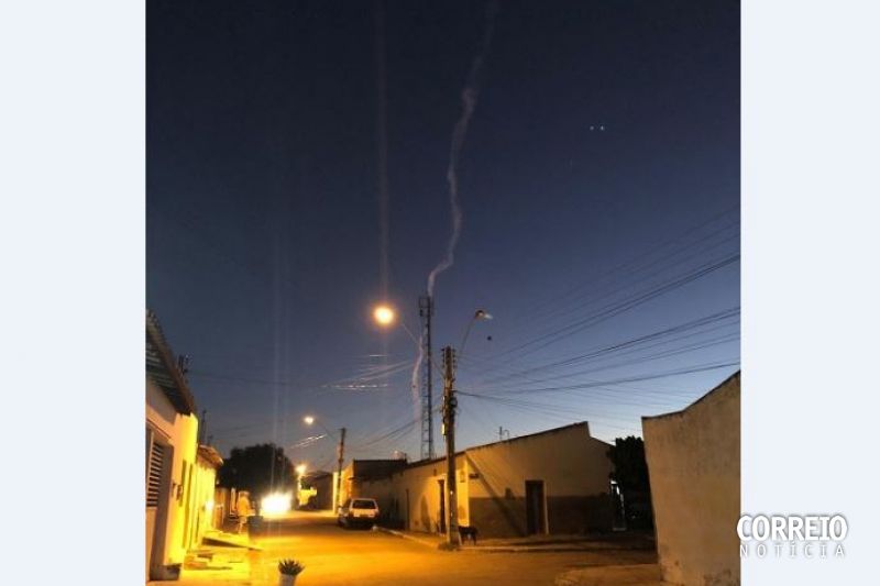 Objeto desconhecido que supostamente caiu do céu intriga moradores de Delmiro Gouveia