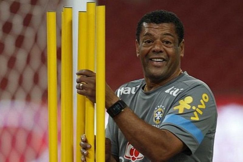 Ex-roupeiro da seleção presente em seis copas, Rogelson Barreto morre no RJ