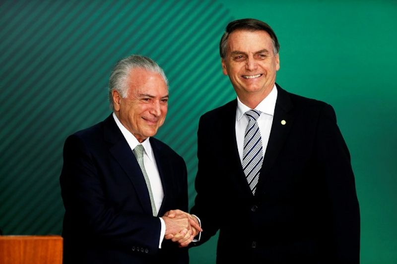Processado por corrupção, Temer é indicado por Bolsonaro para chefiar missão no Líbano