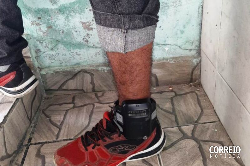 Comandante de GPM e policial de folga trocam tiros com assaltantes e prendem um em Inhapi