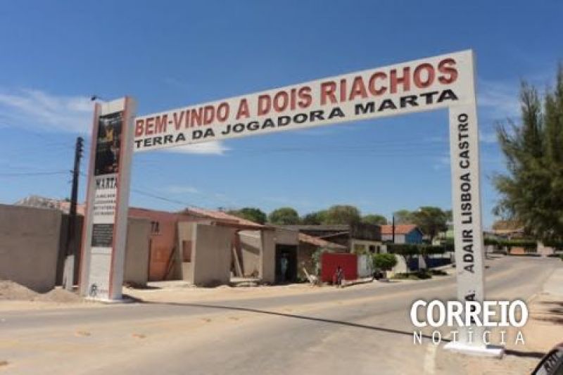 Homem é atingido com facada após golpear assaltante com barra de ferro em Dois Riachos