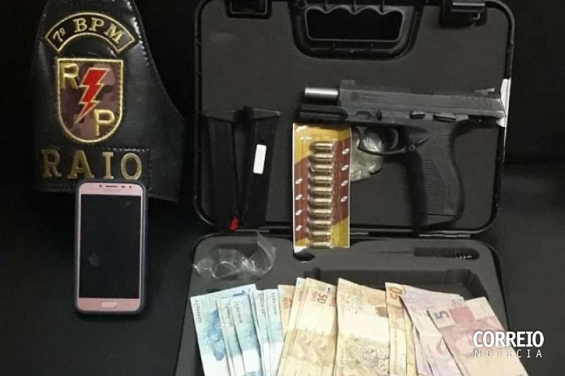 Polícia prende homem com arma irregular, munição e dinheiro em Santana do Ipanema