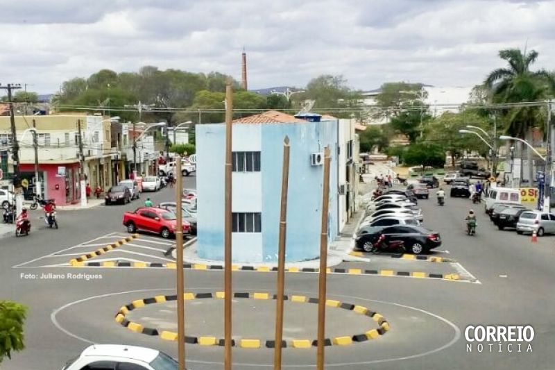 Homem é preso após agredir mulher com socos e tapas em rio de Delmiro Gouveia