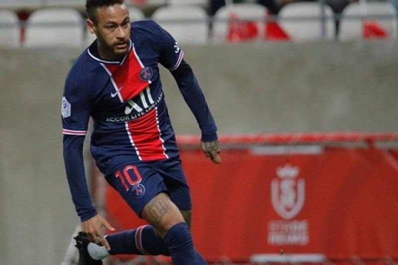 Neymar dá duas assistências, PSG goleia Dijon e dorme na liderança