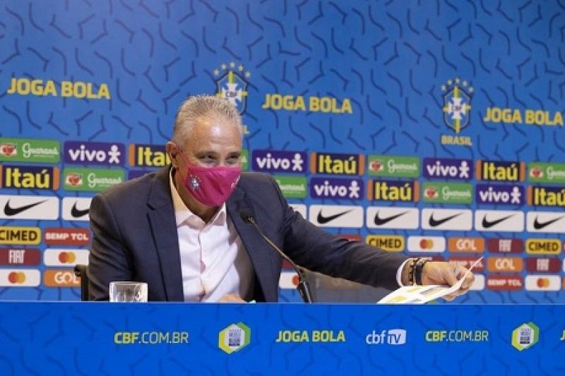 Tite convoca Seleção com três novidades