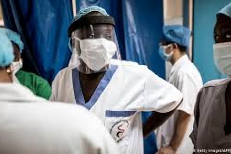 Taxa de transmissão da Covid-19 no Brasil volta a subir