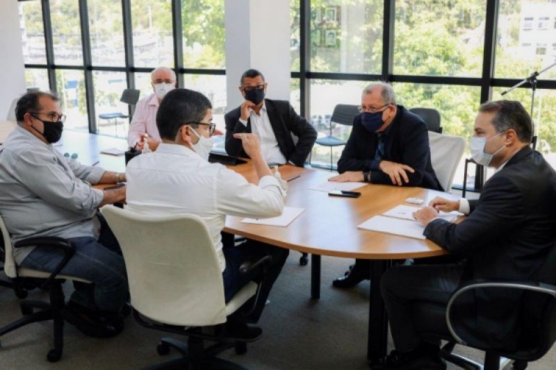 Estado fará ciclo de concursos com cerca de 5 mil vagas em 2021, anuncia governador