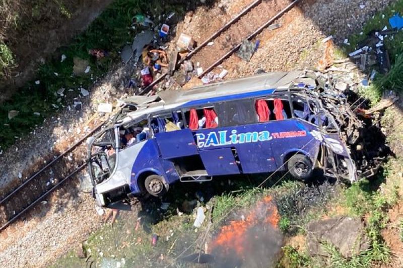 “Ônibus tinha dois motoristas e estava em alta velocidade”, diz sobrevivente