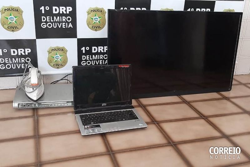 Suspeitos de furtar objetos de casa e enterrá-los em terreno são localizados em Inhapi