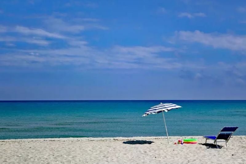 Verão começa hoje com temperaturas altas e previsões opostas sobre chuvas