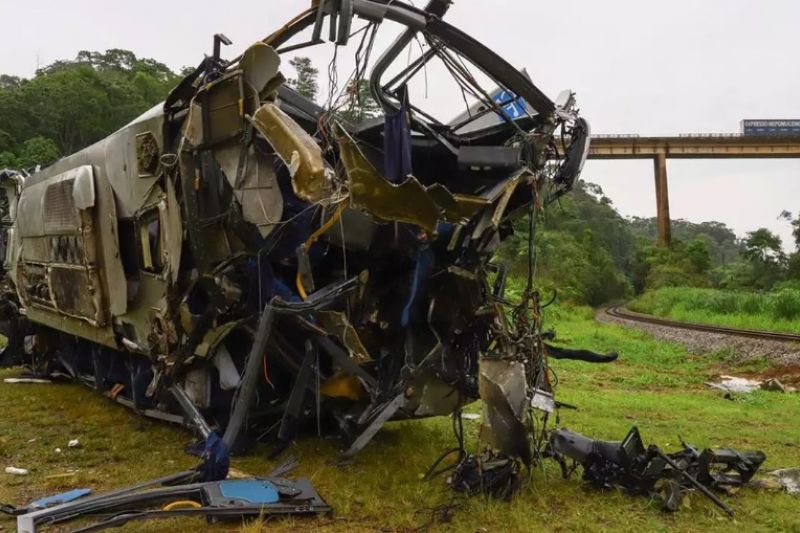 Menino de 10 anos, vítima da tragédia com ônibus da Localima, deixa UTI