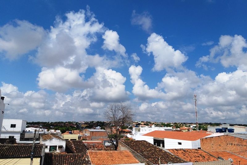 Casos novos e suspeitos de Covid-19 explodem durante este mês em Delmiro Gouveia