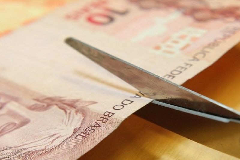 Programa de redução de salário e suspensão de contratos de trabalho chega ao fim