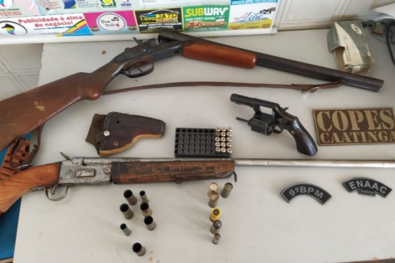 Postagem de foto de arma em rede social leva mulher e primo para a cadeia em Belo Monte