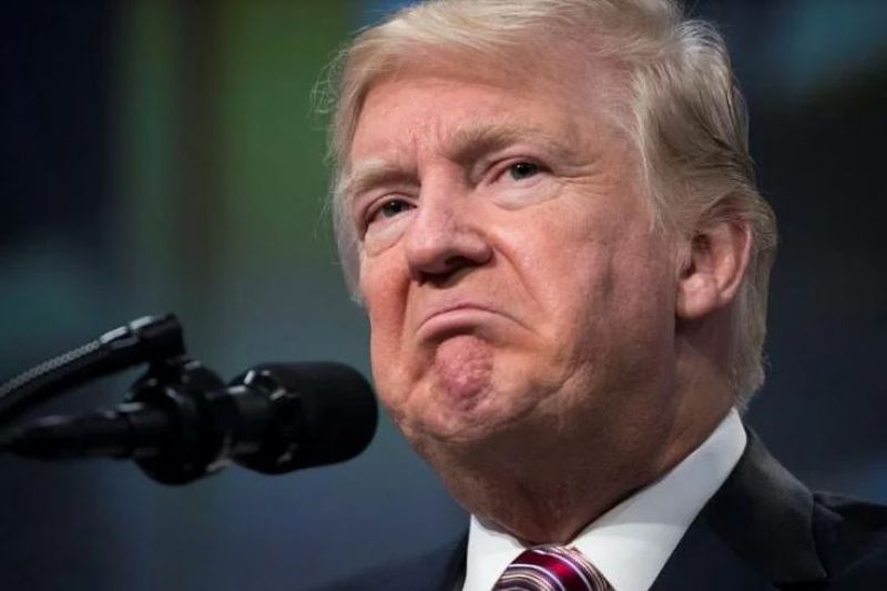 Twitter tira conta de Trump do ar permanentemente para evitar