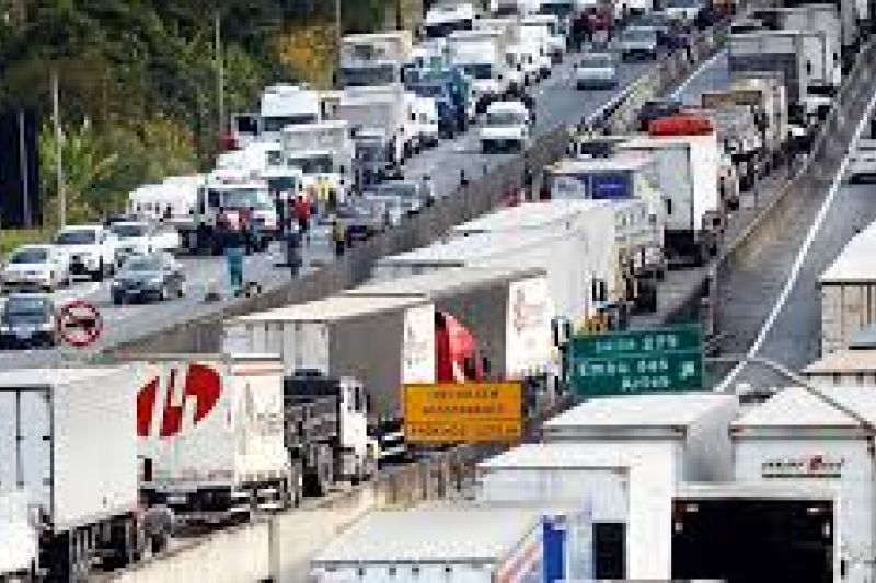 Associação diz que greve dos caminhoneiros no dia 1º pode ser maior que em 2018