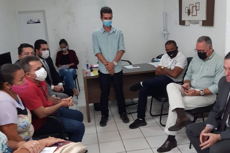 Prefeito de Pariconha antecipará salários da Educação junto com parte de atrasados