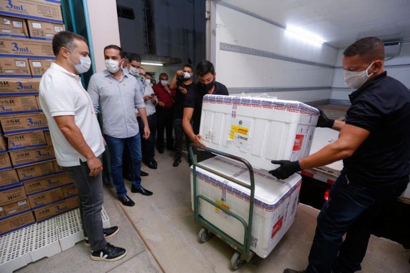 Idosos a partir dos 85 anos serão vacinados com as 27.500 doses da Oxford/AstraZeneca