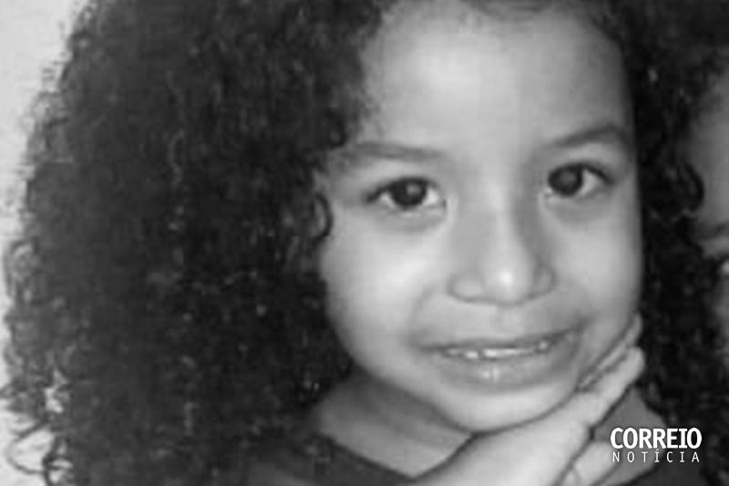 Pai de criança morta pela própria mãe em Maravilha está trabalhando no Rio de Janeiro