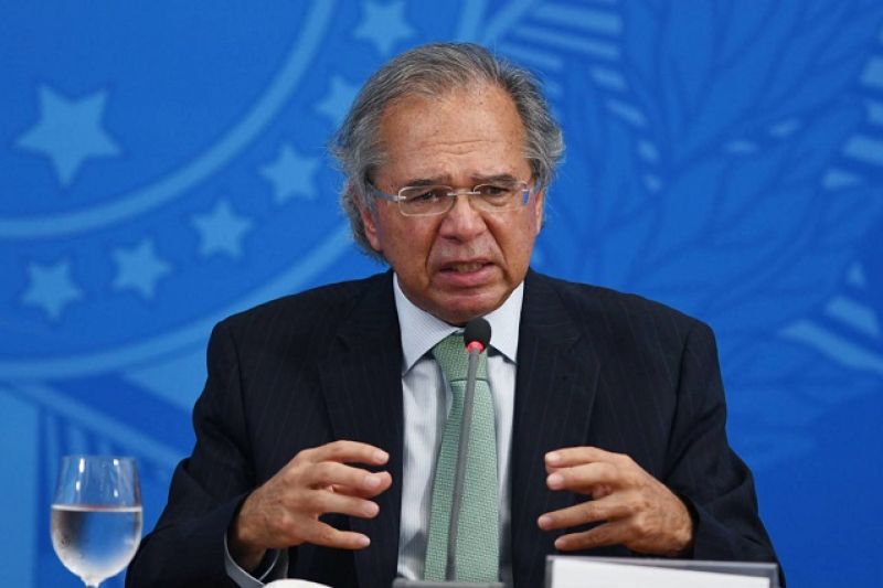 Em  1ª coletiva do ano, Paulo Guedes contraria Bolsonaro: “vacinação em massa é decisiva