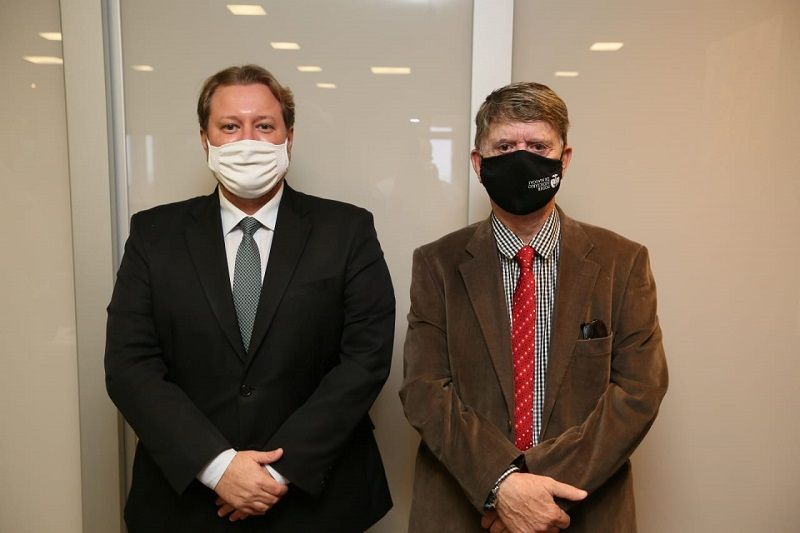 Juiz Allysson Amorim toma posse como titular da 2ª Vara de Delmiro Gouveia