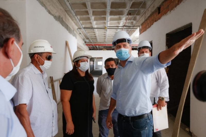 Hospital do Alto Sertão será entregue em cinco meses, afirma Renan Filho