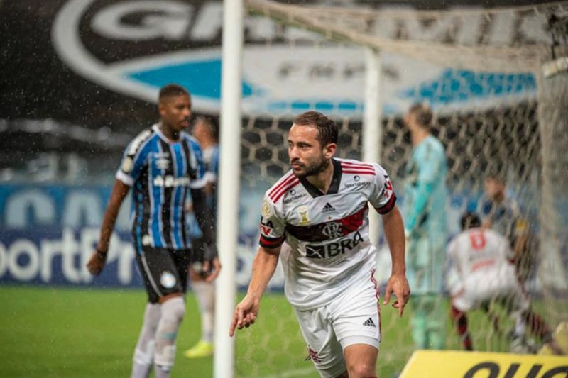 Após gol e bom jogo pelo Flamengo, Everton Ribeiro manda recado: ‘Não há substituto pro tr