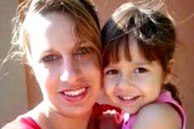 Corpos de mãe e filha são achados enterrados em quintal de casa no interior