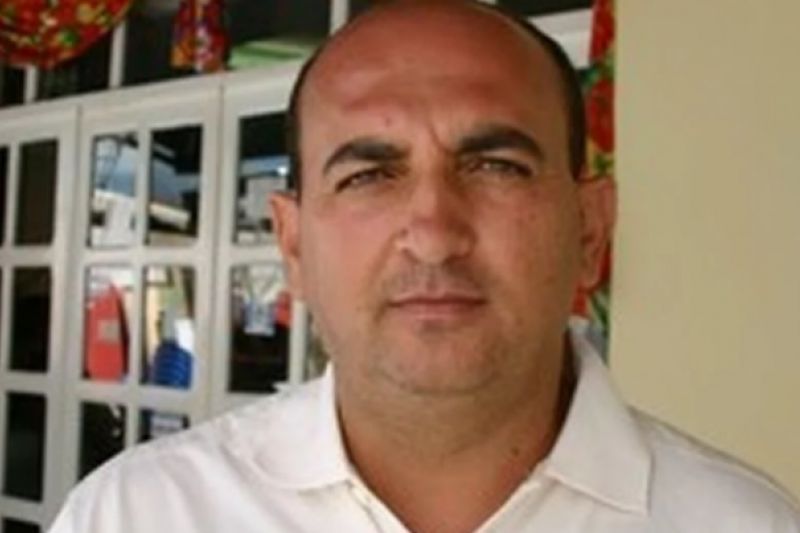 Acusado de nepotismo pelo MPC/AL, prefeito de Canapi terá que demitir o pai